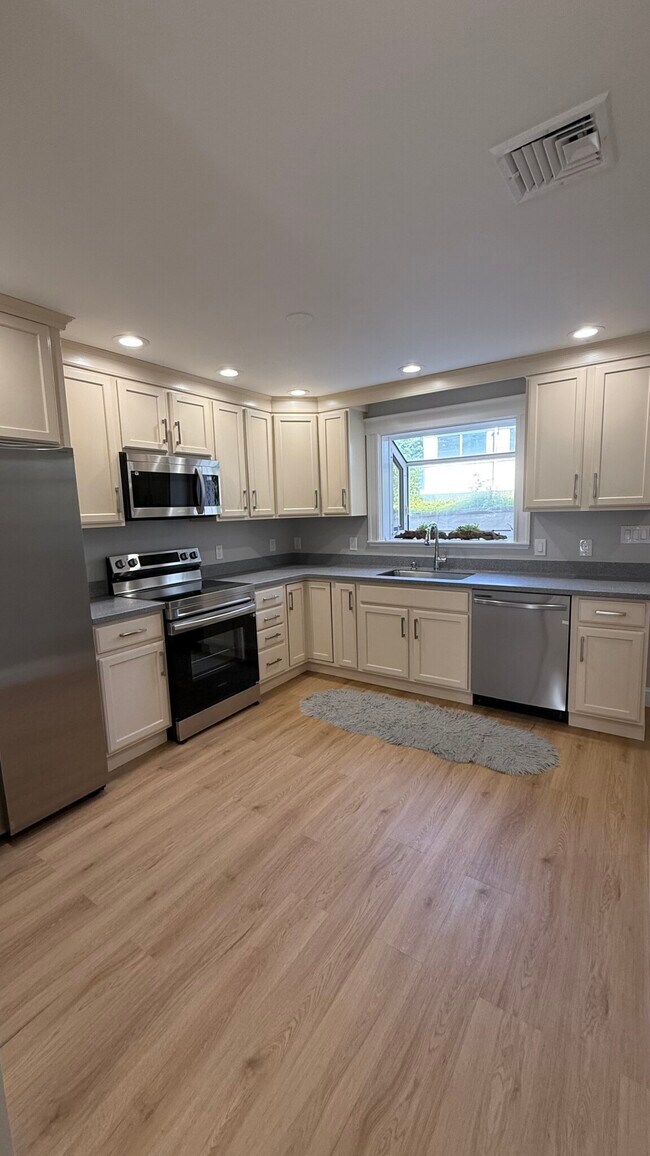 Building Photo - 9 Harris Rd Unit 1A Rental
