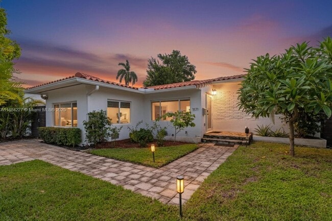 Photo - 1571 Normandy Dr