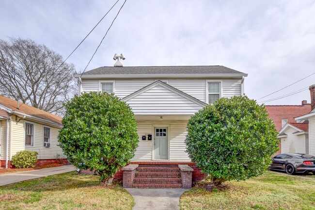 Building Photo - 1135 Jackson Ave Unit 1135 Jackson Avenue #1