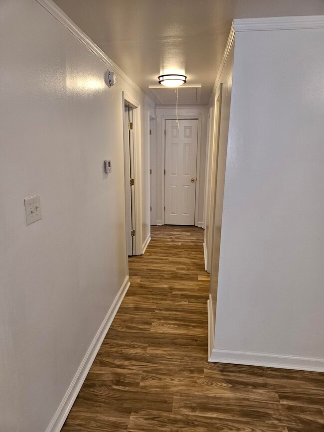 Photo - 110 White Oak Ct