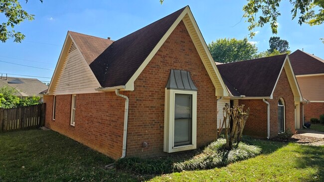 Photo - 1388 Hardwood Trl