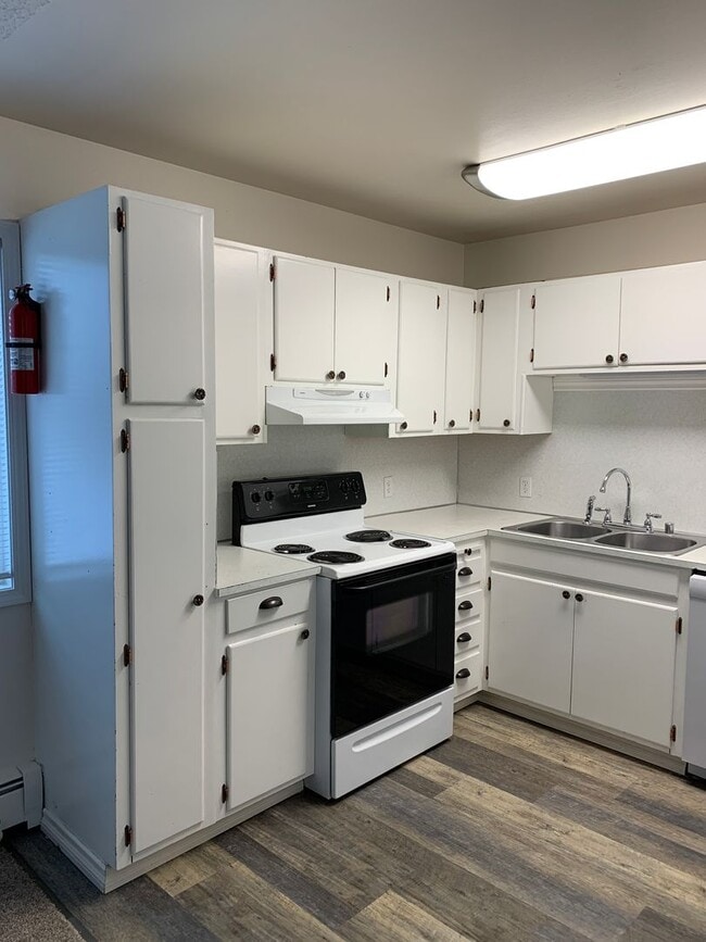 Building Photo - AVAILABLE NOW!! West side - 2 Bdrm, 1 Bath Unit ERTL - 8040 Huckleberry