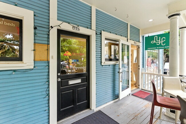 Building Photo - 906 NW 23rd Ave Unit 906 Suite 3