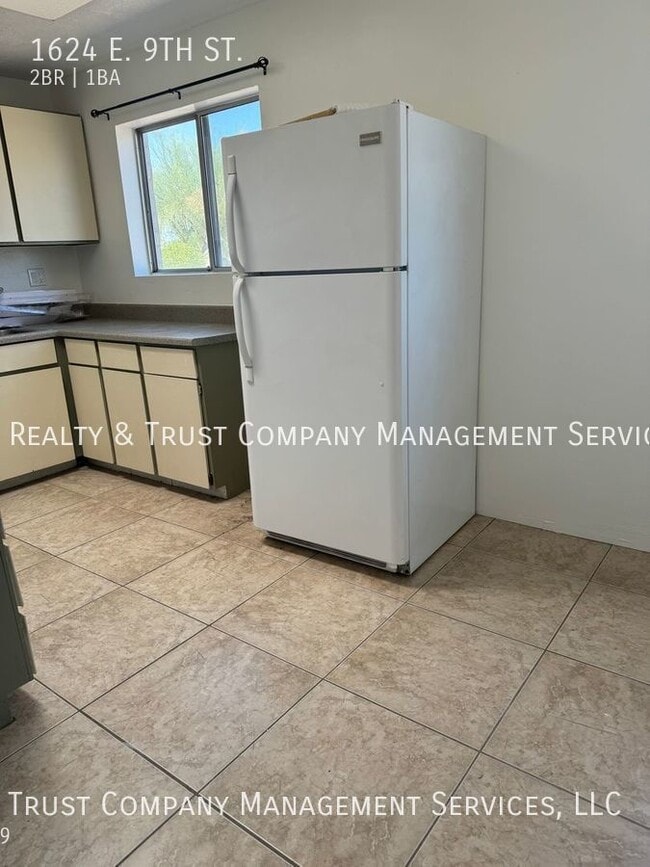 Photo - 1624 E 9th St