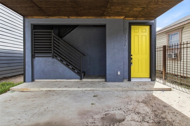 Photo - 7912 Ave E