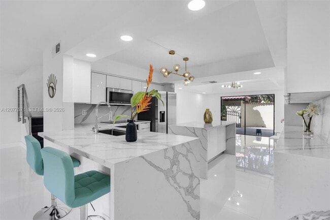 Building Photo - 3843 Alcantara Ave