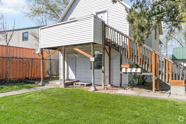 Building Photo - 227 E Ermina Ave Unit 2 Rental