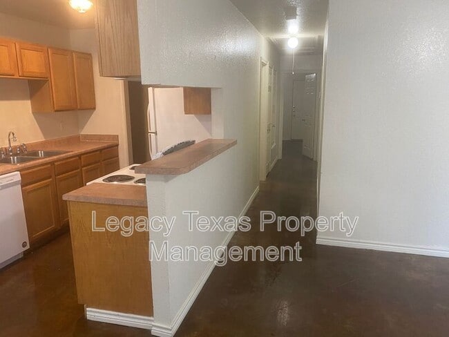 Photo - 1322 Country Club Rd Unit Apt F
