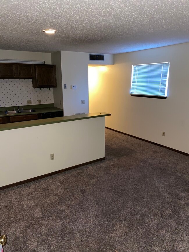 Building Photo - 100 Plains St Unit 57 Rental