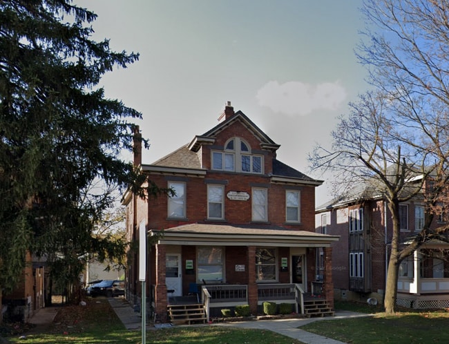 Photo - 1633-1635-1635 Summit St Unit 1635