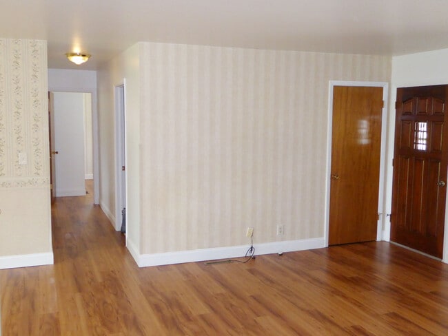 Photo - 813 Sherry Dr