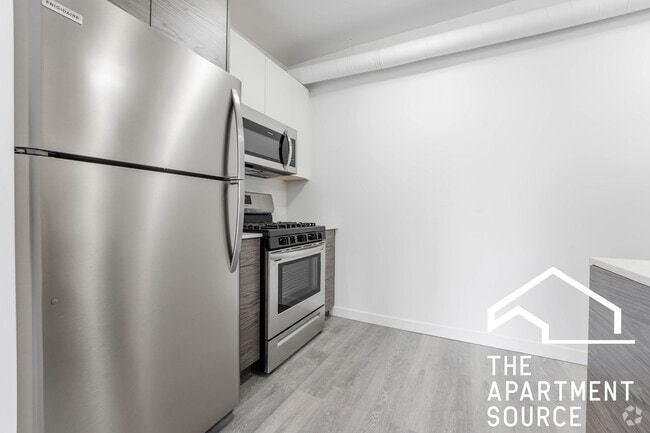 Building Photo - 6100 N Paulina St Rental