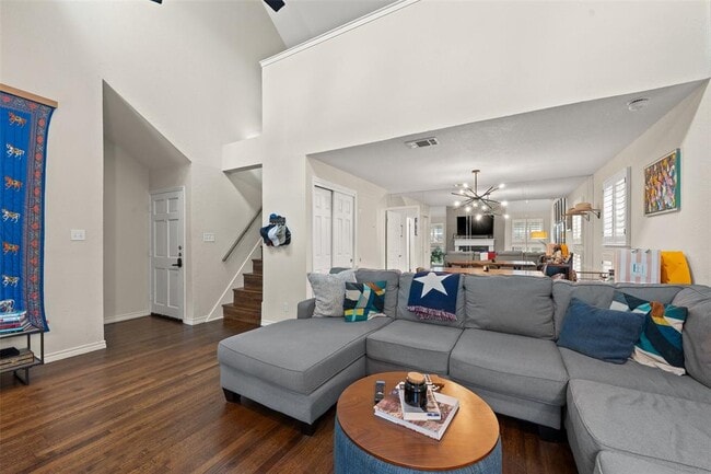 Photo - 1500 Woodlawn Blvd Unit 304