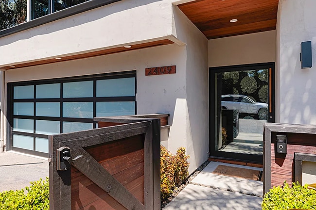 Photo - 2409 Cambridge Ave