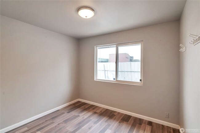 Photo - 730 S Elmgrove St