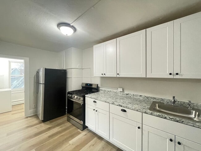 Building Photo - 51 Pennacook St Unit 3