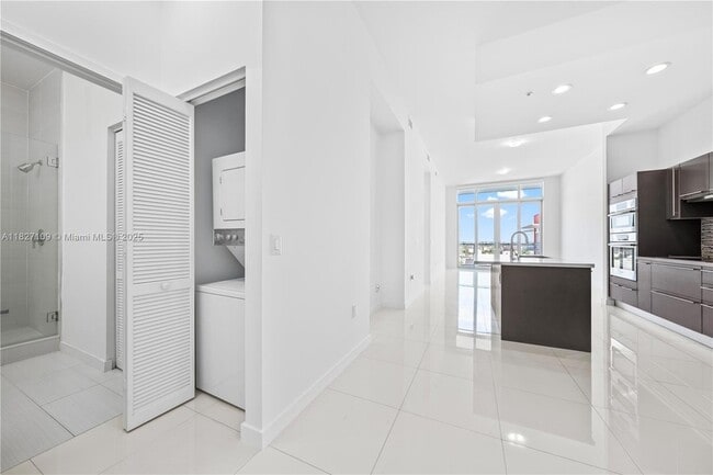 Photo - 7825 NW 107th Ave Unidad 817