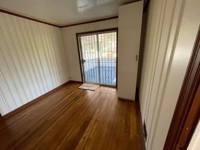 Photo - 1211 Robinwood Rd