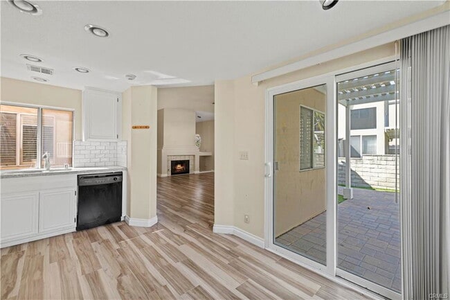 Building Photo - 25815 Dickens Ct Rental