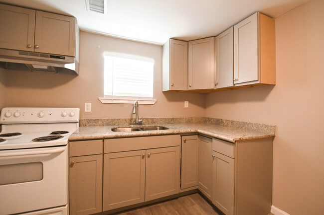 Photo - 411 W 29th Ave