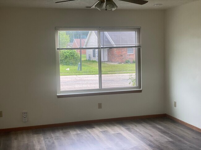 Building Photo - 1016 Eleanor Ave Unit 1016 Rental