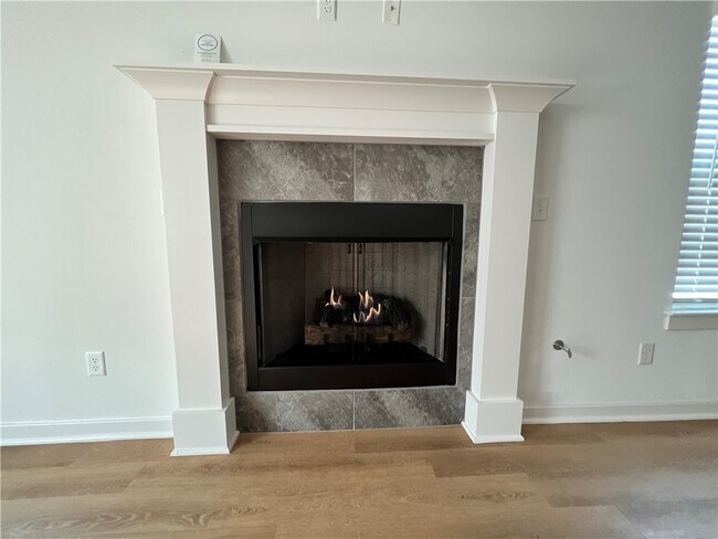 Photo - 590 N Cresswell Dr