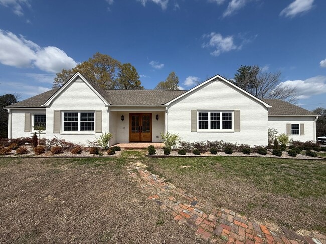 Building Photo - 1447 N Old Greensboro Rd