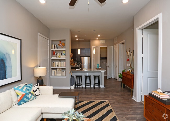 1BD,1BA - 696 SF