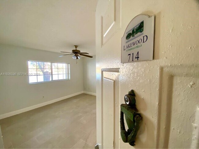 Photo - 3670 N 56th Ave Unidad 714