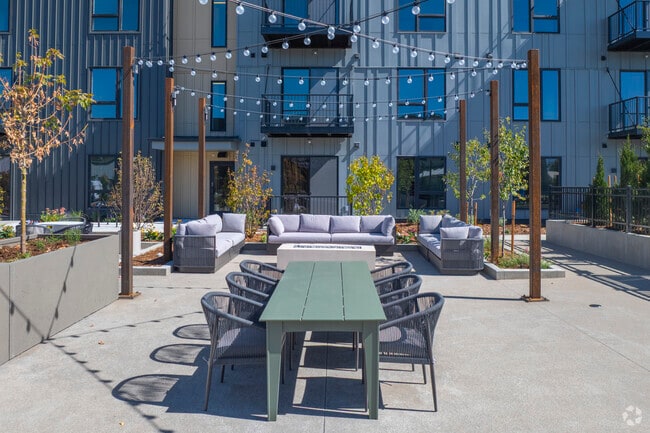 Outdoor Grilling & Fire Lounge