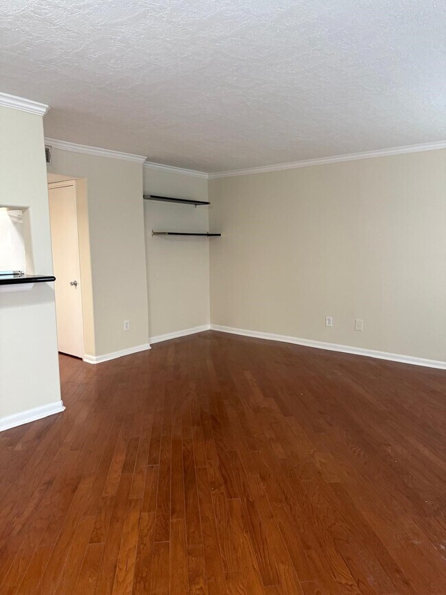 Building Photo - 6410 Del Monte Dr Unit 125