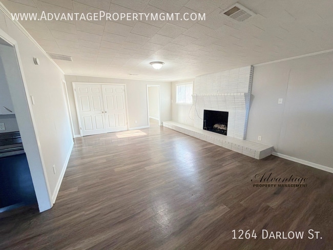 1264 Darlow St