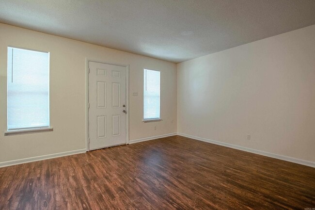 Photo - 201 N Polk St Unidad B