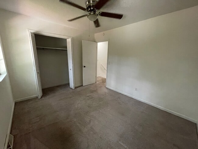 Photo - 106 Kimeran Ln