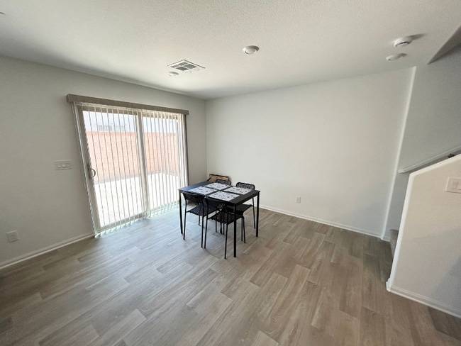 Photo - 5676 Golden Orch St