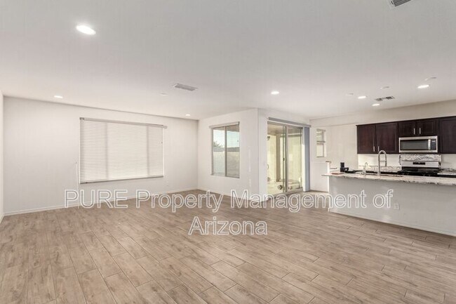 Photo - 5616 N 90th Dr