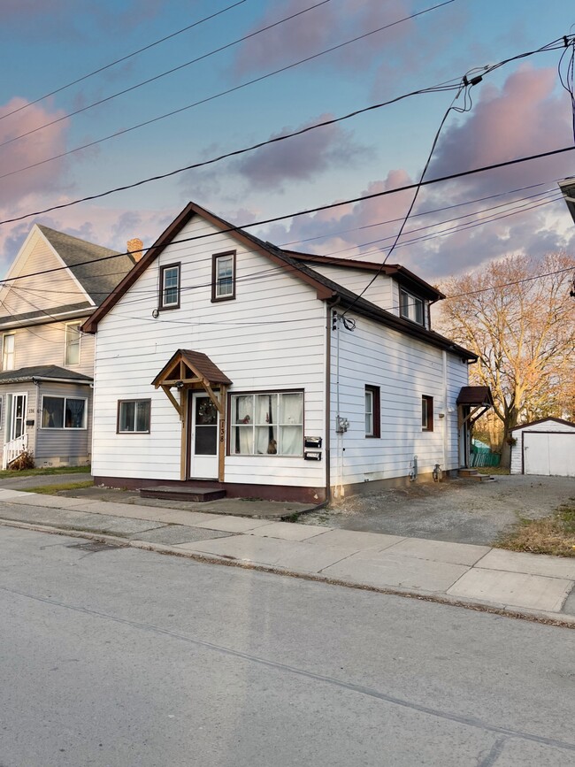 Building Photo - 138 Allanburg Rd