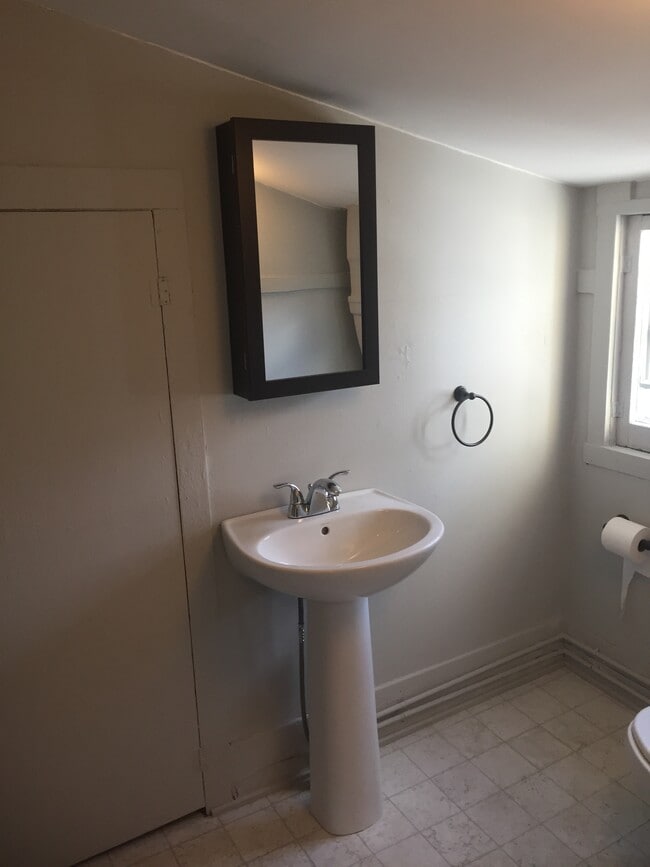 Photo - 82 Sanford St