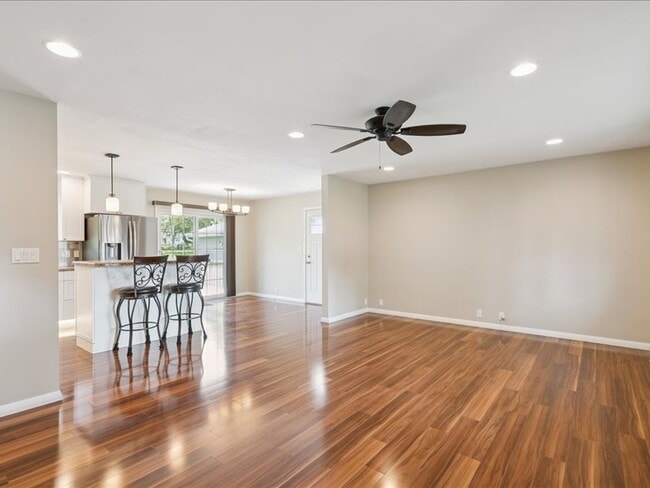 Photo - 1429 Columbus Dr