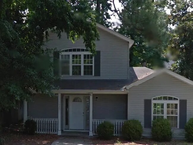Building Photo - 1027 Bonham Ave