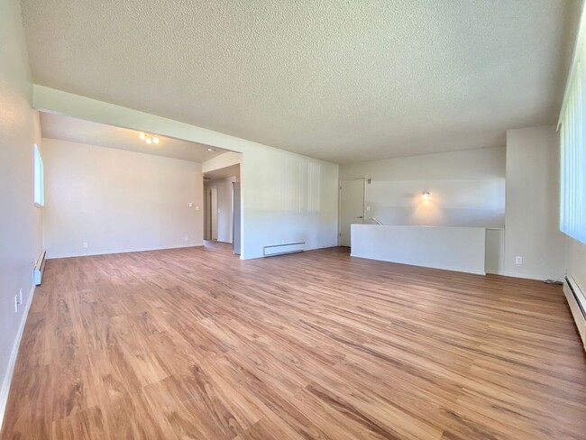 Photo - 8347 Triplex
