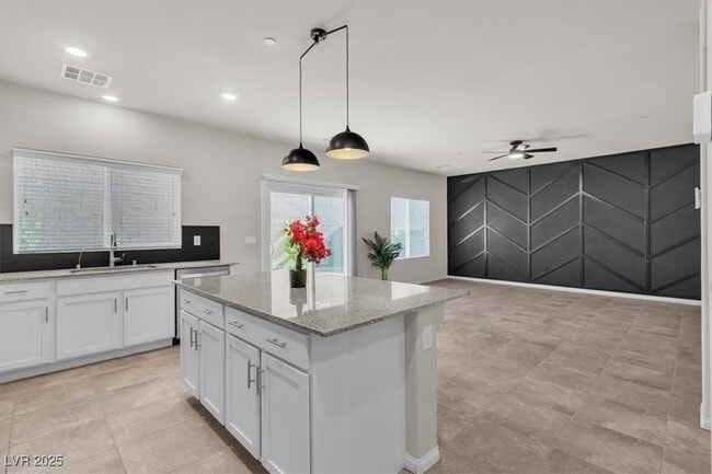 Building Photo - 487 Via Renata Rental