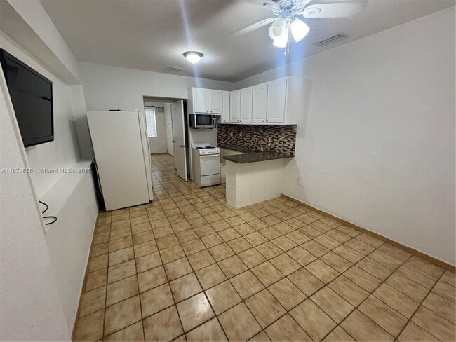 Building Photo - 3289 SW 25th St Unit front Rental