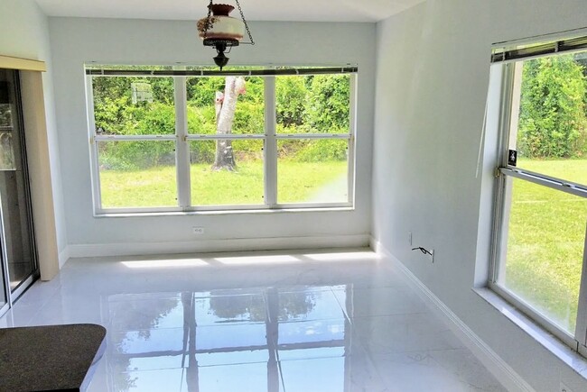 Photo - 3046 Bay Laurel Cir N