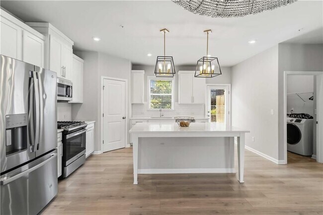 Photo - 6504 Brooklake Ct SE