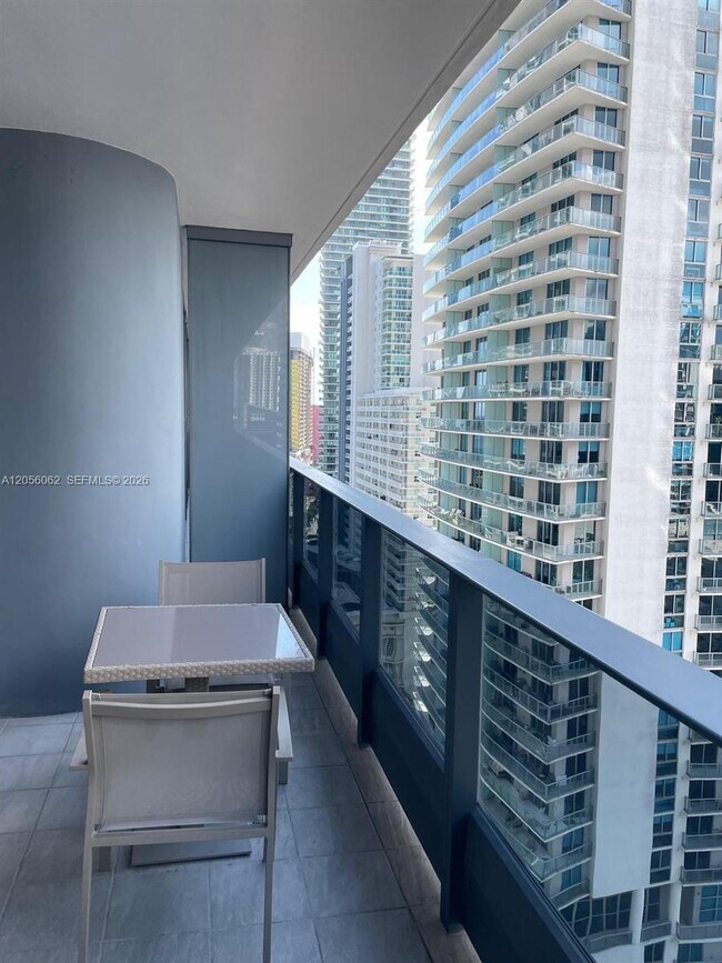 Photo - 1000 Brickell Plaza Unidad 2404