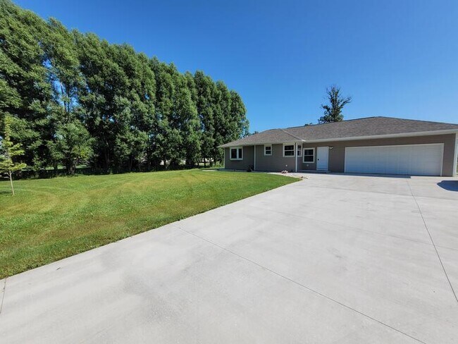 Photo - W493 County Rd Ee House