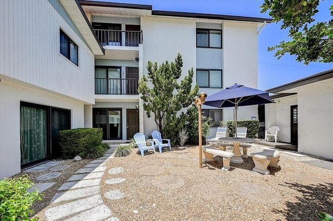 Photo - 722 S Boulevard of the Presidents Unit 105