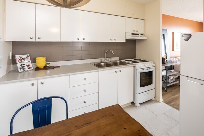 Photo - Lakeview Apartments