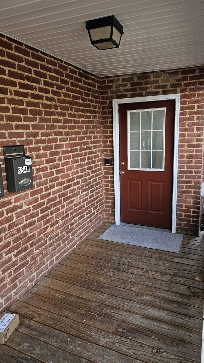 Covered Street Front Entrance - 834 N Augusta St Apartments Unit 834B